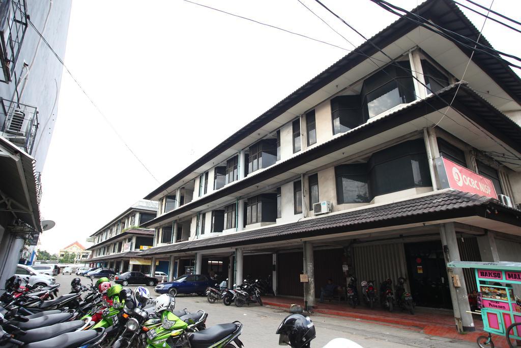 Hotel Ds Colive Siliwangi Semarang Exterior foto